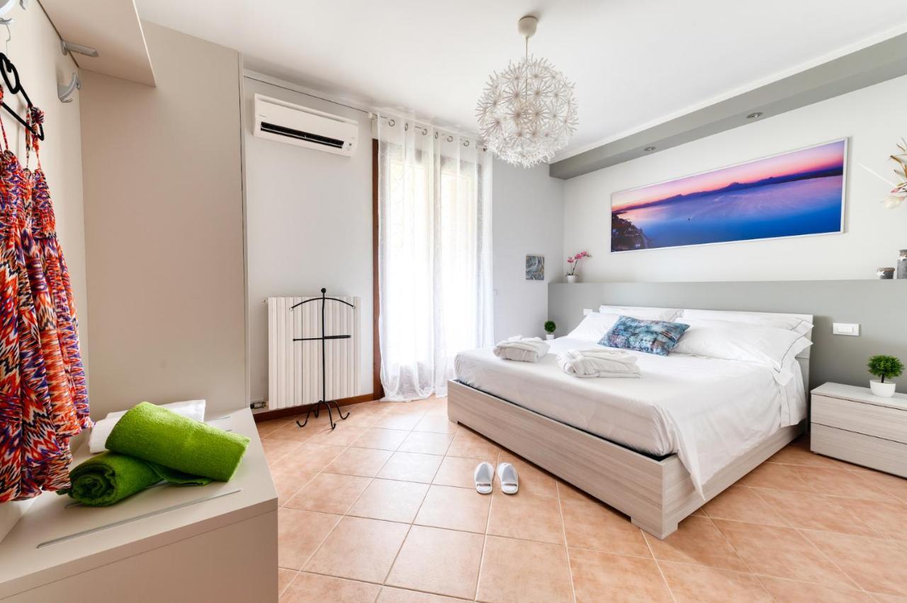 Wolf House - Sirmione Holiday Kültér fotó