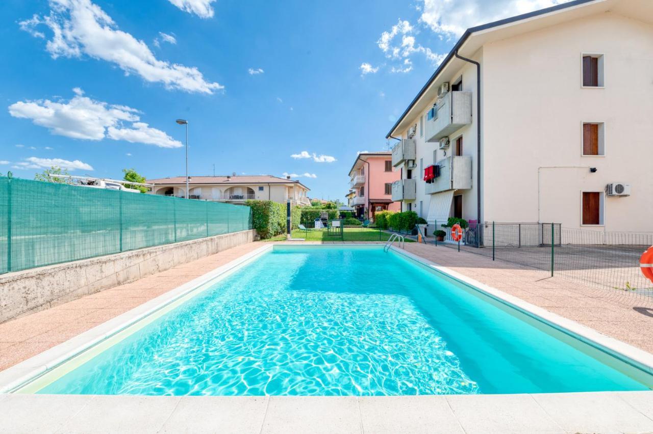 Wolf House - Sirmione Holiday Kültér fotó